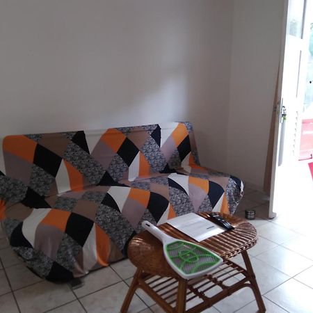F2 Rez De Jardin Carbet Apartment Le Carbet Bagian luar foto