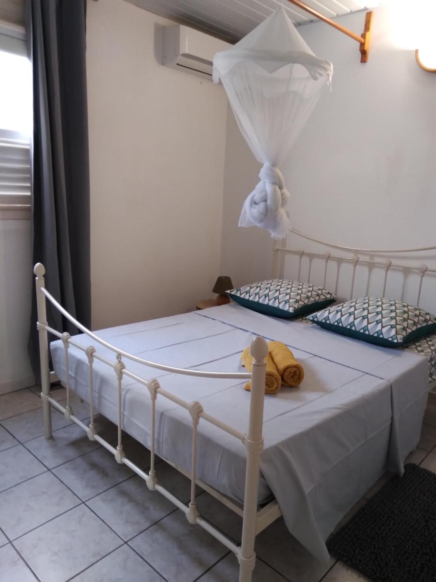 F2 Rez De Jardin Carbet Apartment Le Carbet Bagian luar foto